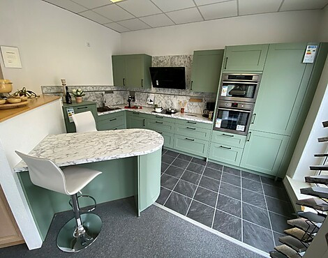 MODERNE LANDHAUSKÜCHE MIT ANSATZTISCH - Casa
