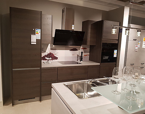 Trendige Inselküche mit Thekenlösung - Structura 400 Gladstone Oak Nb.