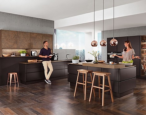 Nobilia – grifflose Designküche - Line N –Front Touch supermatt schwarz mit Bronze – mit Bora - Line N 317 Touch 340 Lacklaminat, Schwarz supermatt mit 355 Ferro Bronze Nachbildung
