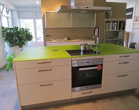 Design Traumküche - Kücheninsel in der Farbe weiß - Leicht 223 Strato 209 firn surf