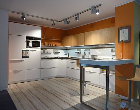 Moderne L-Küche mit Theke - Schüller Modell Biella