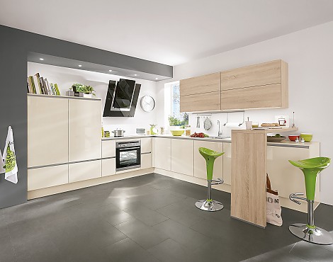 Line N Line Focus Ultra Hochglanz Lack Magnolia Grifflos mit Bosch - Line N 312 Focus 462 Lack Ultra Hochglanz Lack Magnolia