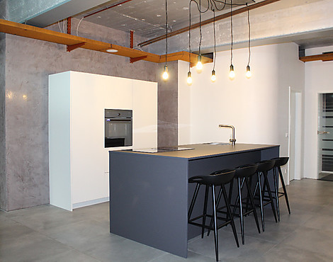 White-Island-Grey meets V-Zug and Wood - S187 by JB | Die Manufaktur