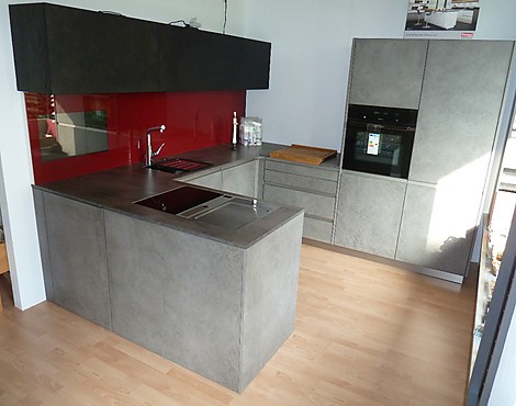 Grifflose Designerküche aus handgespachteltem Beton - Phoenix / Stone