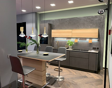 Küche mit hochwertigen Geräten - Concrete C und Valais