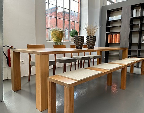 Tischgruppe Zeitraum - Tisch Modell Pjur, Stühle Barley, Bank Pjur