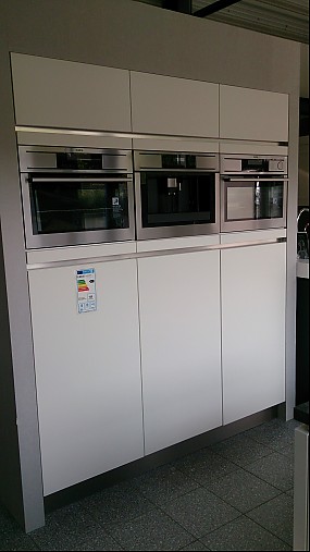 Häcker musterküche grifflose designküche,insel,theke mit ...