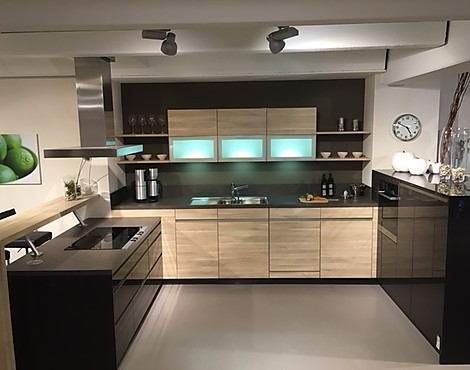 Moderne Küche mit Frühstückstheke - Modell Denver kombiniert mit Modell Lech