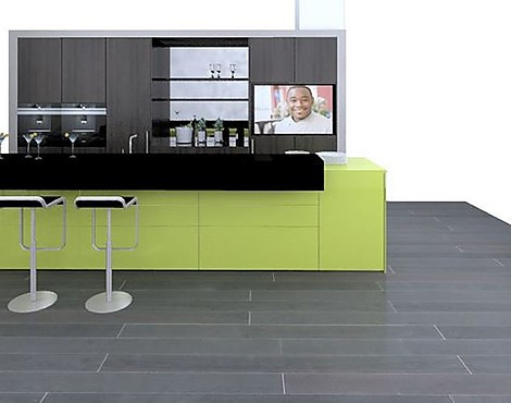 Warendorf N64 Eiche schwarz furniert kombiniert mit L17 Hochglanzfronten NCS S1060-G50Y grün - N64 Eiche schwarz furniert und L17 Hochglanz Lack