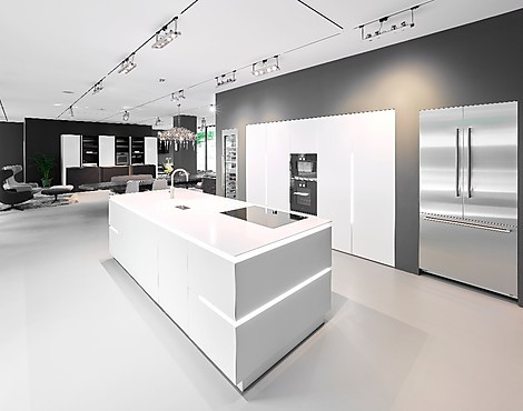 Küchenkonzept PUR von Faber & Söhne - Weiß Lack Matt / Silestone Blanco Zeuss Poliert
