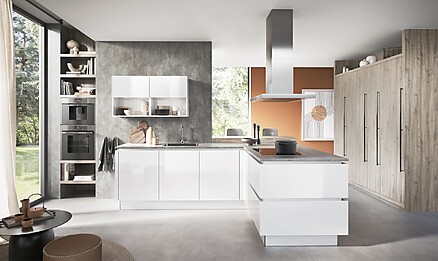 Moderne weiße Küche