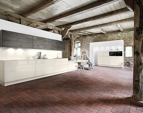 Systemat Modell AV5025 Grifflose Designküche mit Bosch - Loft Charakter - AV5025