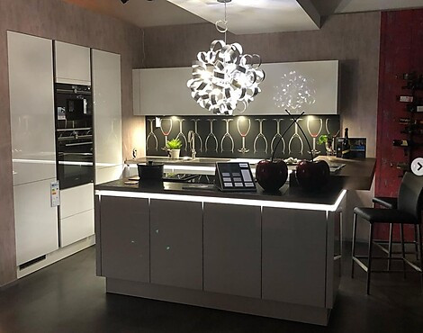 MODERNE INSELKÜCHE, - Gloriette 341 UV-Lack