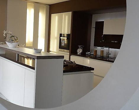 moderne, grifflose hochglanzküche mit AKTION - moderne, grifflose hochglanzküche mit AKTION