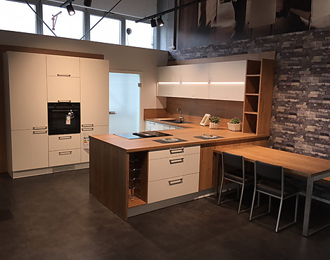 moderne L-Küche in scandic Wood NB. - C14, Cora
