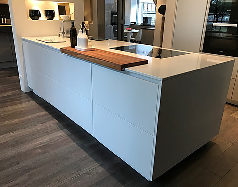 Premium Aluminium und Mattlack - Eggersmann, Miele und Novy