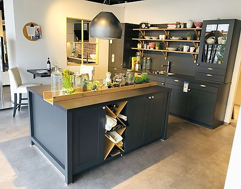 Charmante Global Küchen im Landhauslook mit Keramik-Arbeitsplatte !! - Artikel-Nr. 114-131
