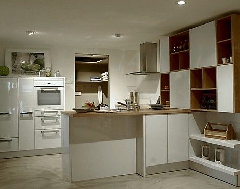 Musterküche 15 - AV 4030 Brilliant weiß Hochglanz lackiert