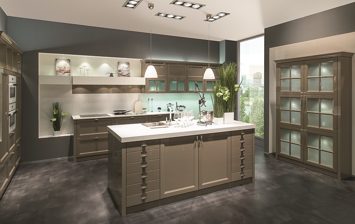 Monaco in truffle grey: hochglanz lackküche im landhausstil