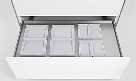 a-Box STEEL-LINE, Auszug für Wertstofftrennung mit zwei Behältern á 14 Liter und zwei Behältern á 6,5 Liter. Zuordnung: Stil Design-Küchen, Planungsart Innenausstattung der Küche