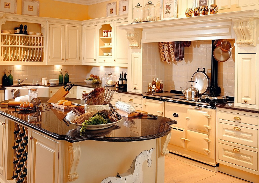 Englische Landhausküche Notingham mit Insel in Creme Englische Landhausküche Notingham mit Insel in Creme