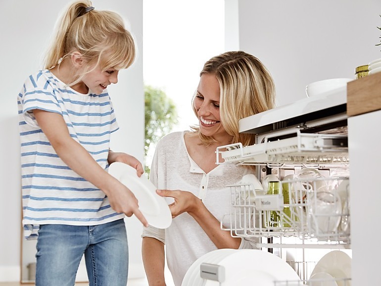 Kindersicherung ist ein wichtiges Thema bei Hausgeräten und auch beim Geschirrspüler