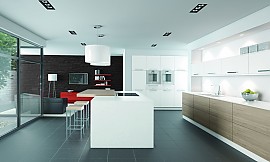 Moderne, offene Küche mit Kücheninsel und Holztheke Zuordnung: Stil Moderne Küchen, Planungsart Offene Küche (Wohnküche)