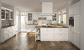 Monaco in Truffle Grey: Hochglanz Lackküche im Landhausstil Monaco in Truffle Grey: Hochglanz Lackküche im Landhausstil
