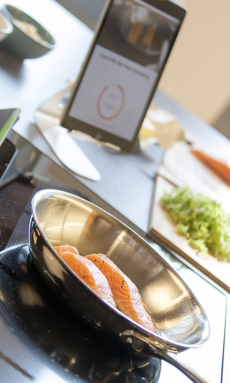 ORANIER Kochfeld mit be-cook, App und passendem Kochgeschirr