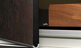 Schubladen in Nussbaum hinter Metallic-Fronten mit abgerundeten Aluminiumkanten Zuordnung: Stil Design-Küchen, Planungsart Detail Küchenplanung