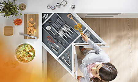 Praktischer Eckschrank SPACE CORNER mit Vollauszügen