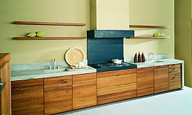 Küchenzeile in modernem skandinavischem Stil mit Arbeitsplatten aus Kunststein Zuordnung: Stil Landhausküchen, Planungsart Küchenzeile