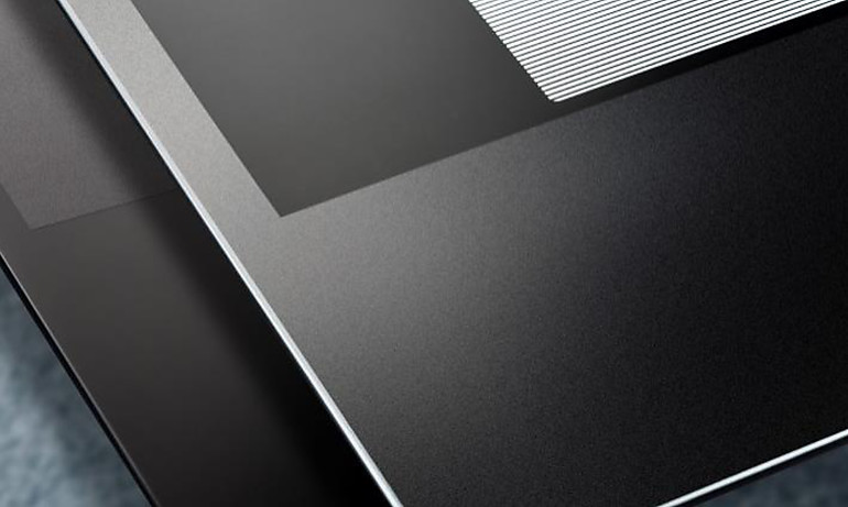 SCHOTT Duo Design: beide Seiten der Glasscheibe werden mit Keramikfarbe lackiert