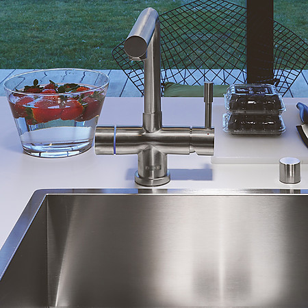 Küchenarmatur Mondial in modernem Edelstahldesign