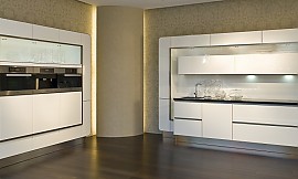 Grifflose, offene Küche mit abgerundeten Ecken Zuordnung: Stil Design-Küchen, Planungsart Offene Küche (Wohnküche)
