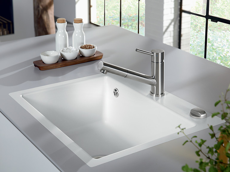 Como Shower mit im Wasserhahn integriertem Brauseschlauch