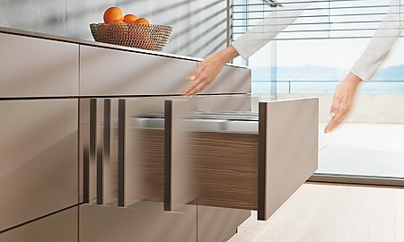Funktionale Küchenausstattung: Beschläge, Scharniere und Co.