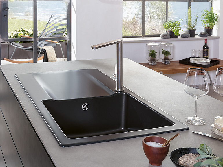 Spüle Siluet von Villeroy & Boch in der Keramikfarbe Graphit