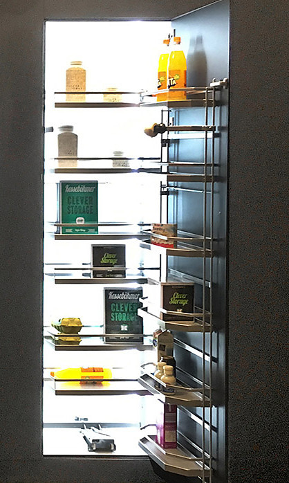 Hochschrank mit TANDEM Regalsystem