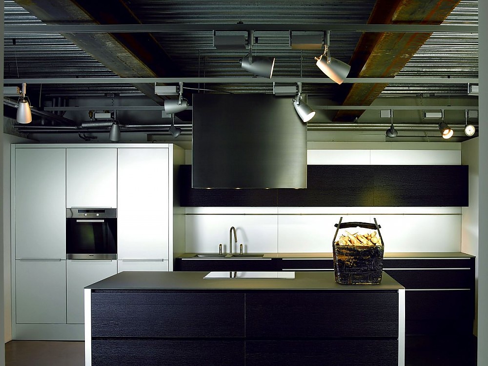 Design inselküche k7 in kernbuche und hochglanz schwarz