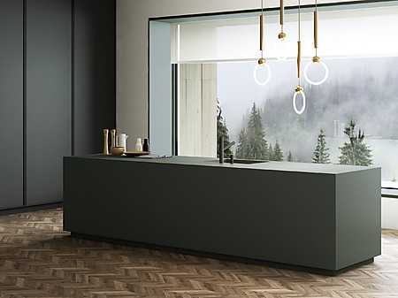 Inselküche Dekton in Dunkelgrün