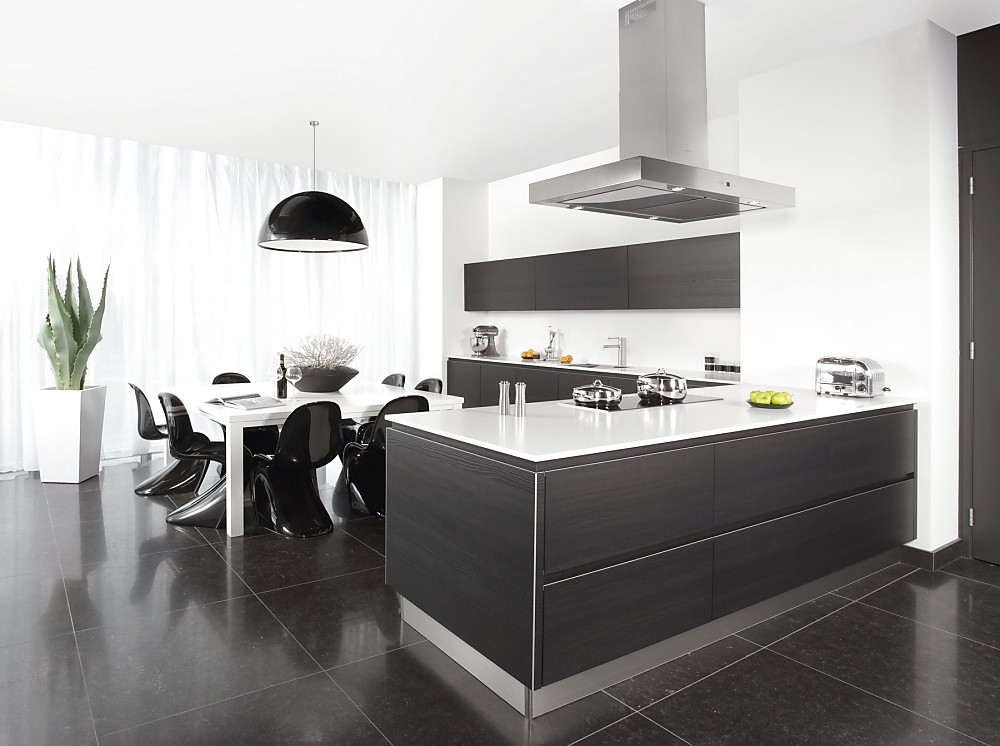Moderne Küche mit weißen Kunststeinarbeitsplatten Zuordnung: Stil Moderne Küchen, Planungsart L-Form-Küche