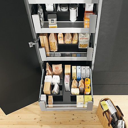 Küchen Zone Bevorraten: Hier ist Platz für einen Vorratsschrank sowie Kühlschrank.