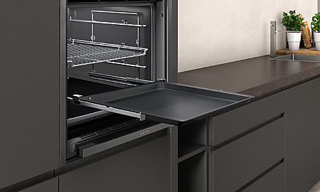 Backofen mit vollausziehbarem Backblech