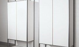 Weiße Hochschränke mit Aluminiumelementen Zuordnung: Stil Klassische Küchen, Planungsart Detail Küchenplanung